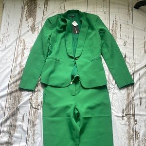 Fashion Nova Kelly Green Matching Set